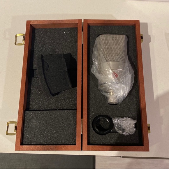 Microphone - Picture 4 of 5